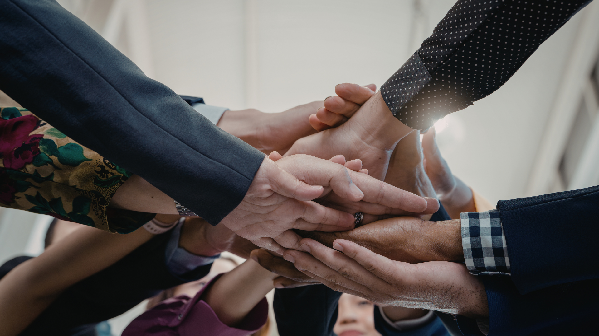 Wspieranie pracowników w trudnych momentach – dobre praktyki dla menedżerów