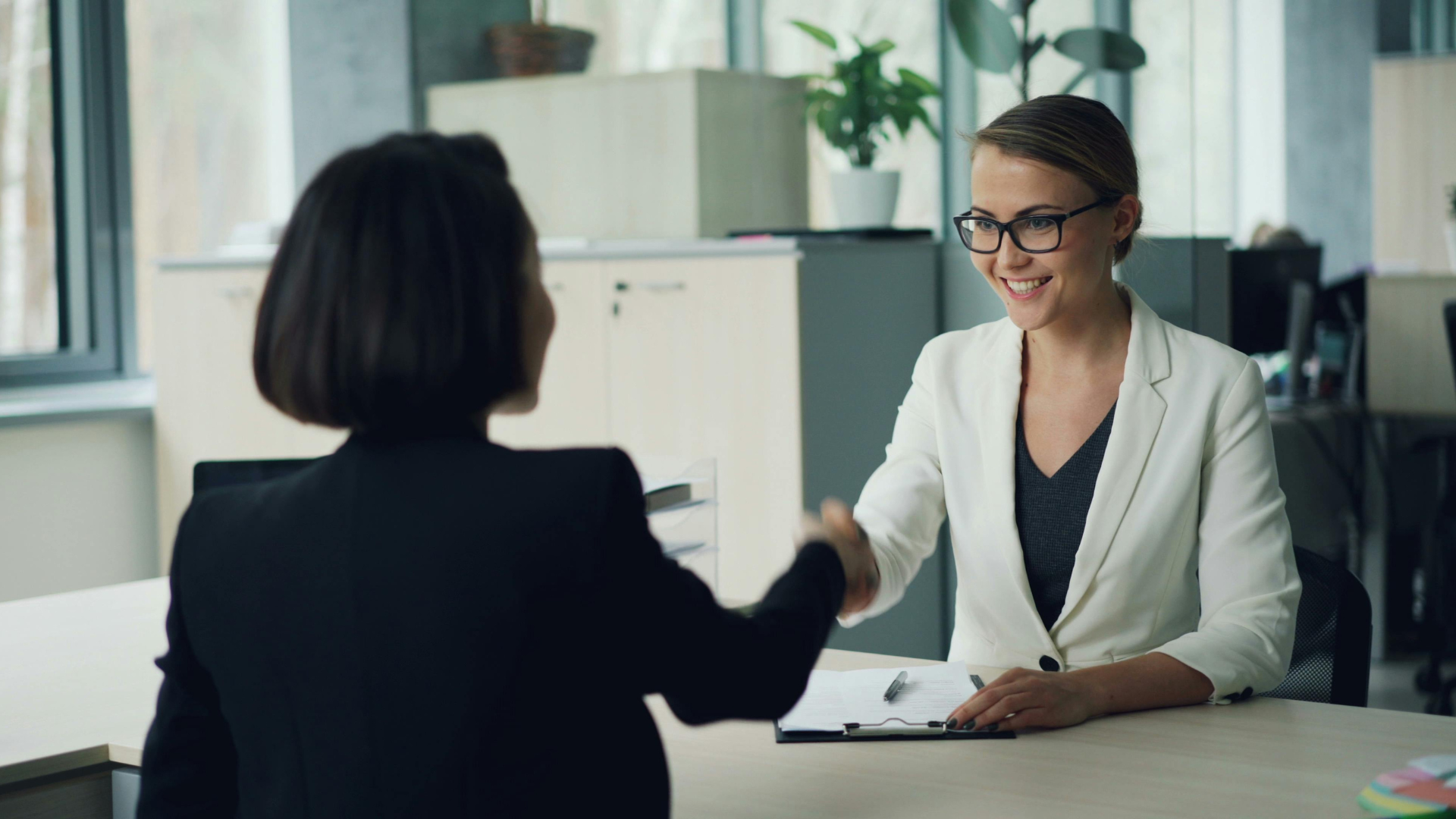 Emotional labour: gdy HR niesie emocje organizacji
