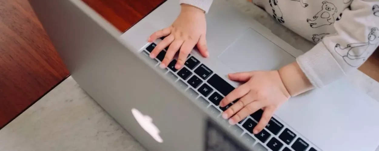 Praca w domu z dziećmi – jak opanować siebie i otoczenie